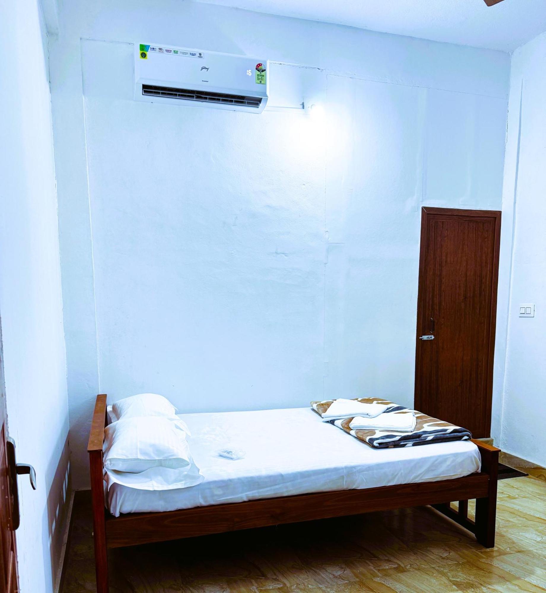 Parassinikkadavu Vcs Apartments Parassinikadavu מראה חיצוני תמונה